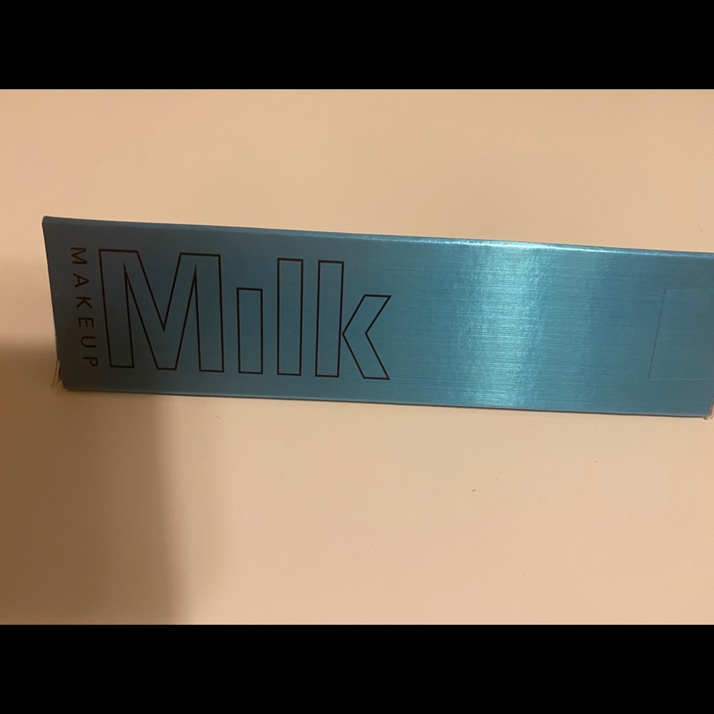 Milk makeup / kush waterproof mascara